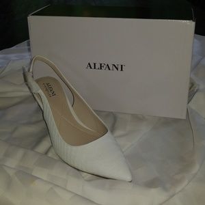 NWT alfani white heels